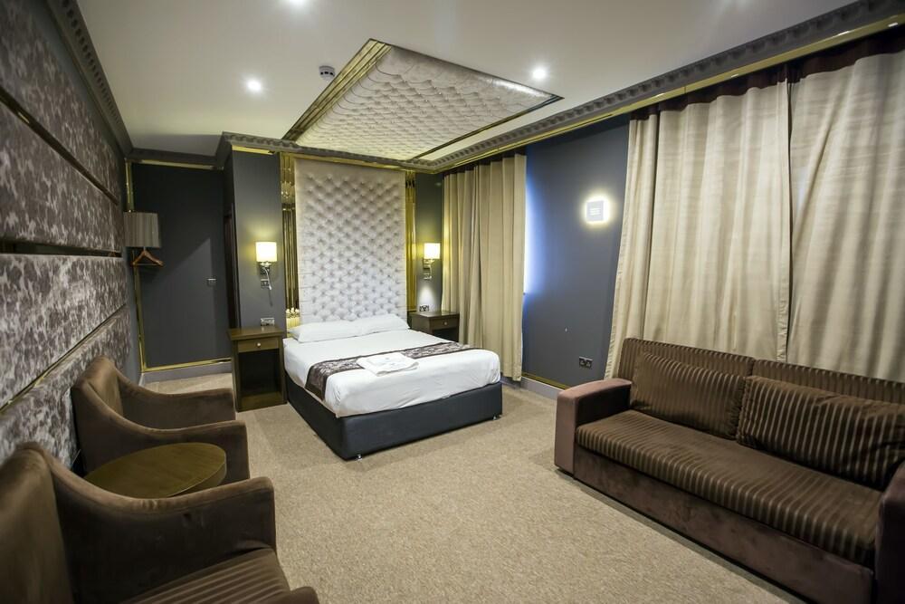 Hotel Grand Sapphire & Banqueting