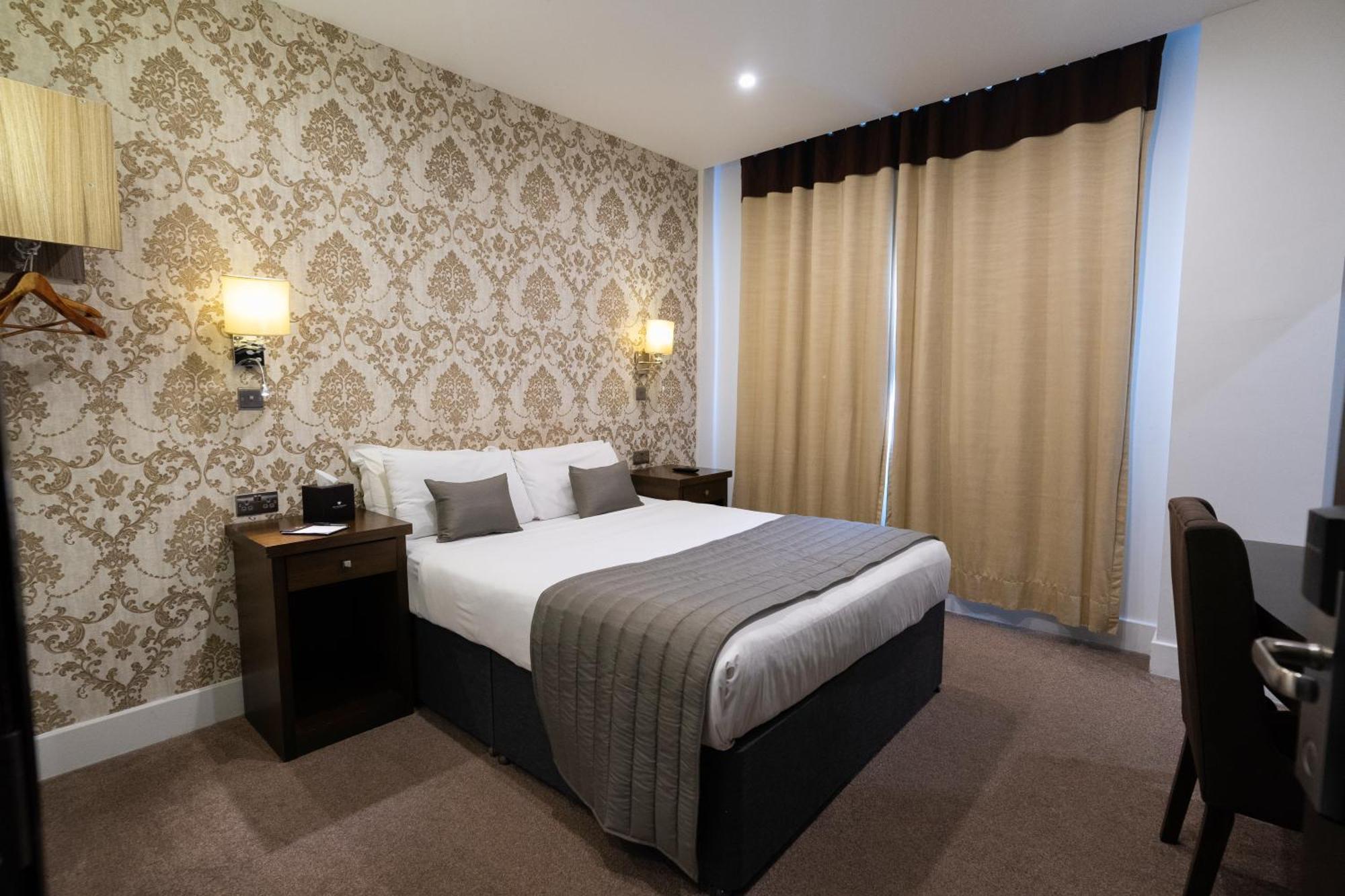 Grand Sapphire & Banqueting Hotel 3*